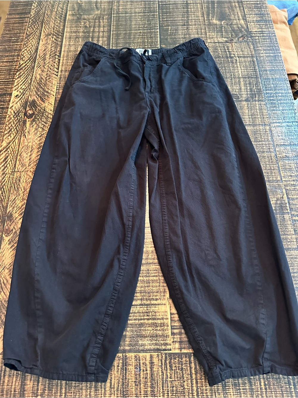 BDG Women’s size Large Barrel Leg Pants